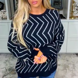 🎅🏻XMAS SALE🎅🏻 🆕🖤 Sew In Love Lightweight Zig Zag Sweater